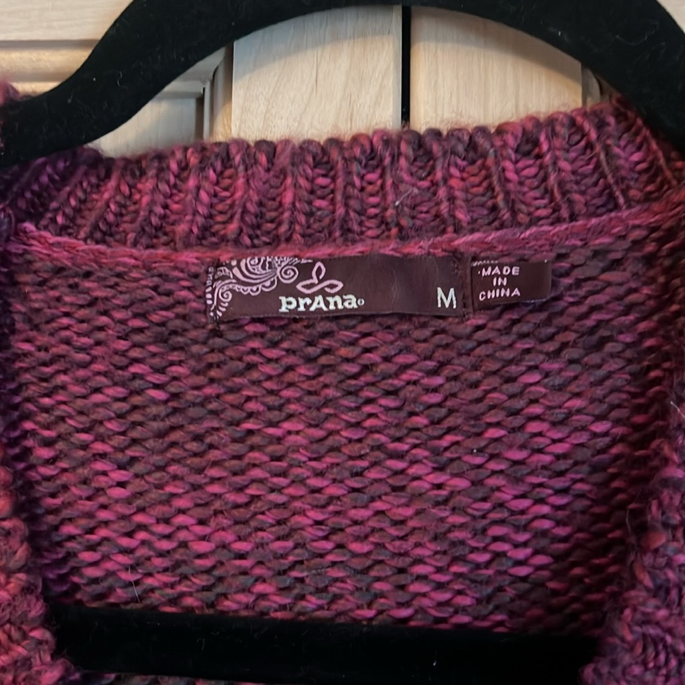 Prana V-neck sweater burgundy SZ Med - Picture 4 of 6